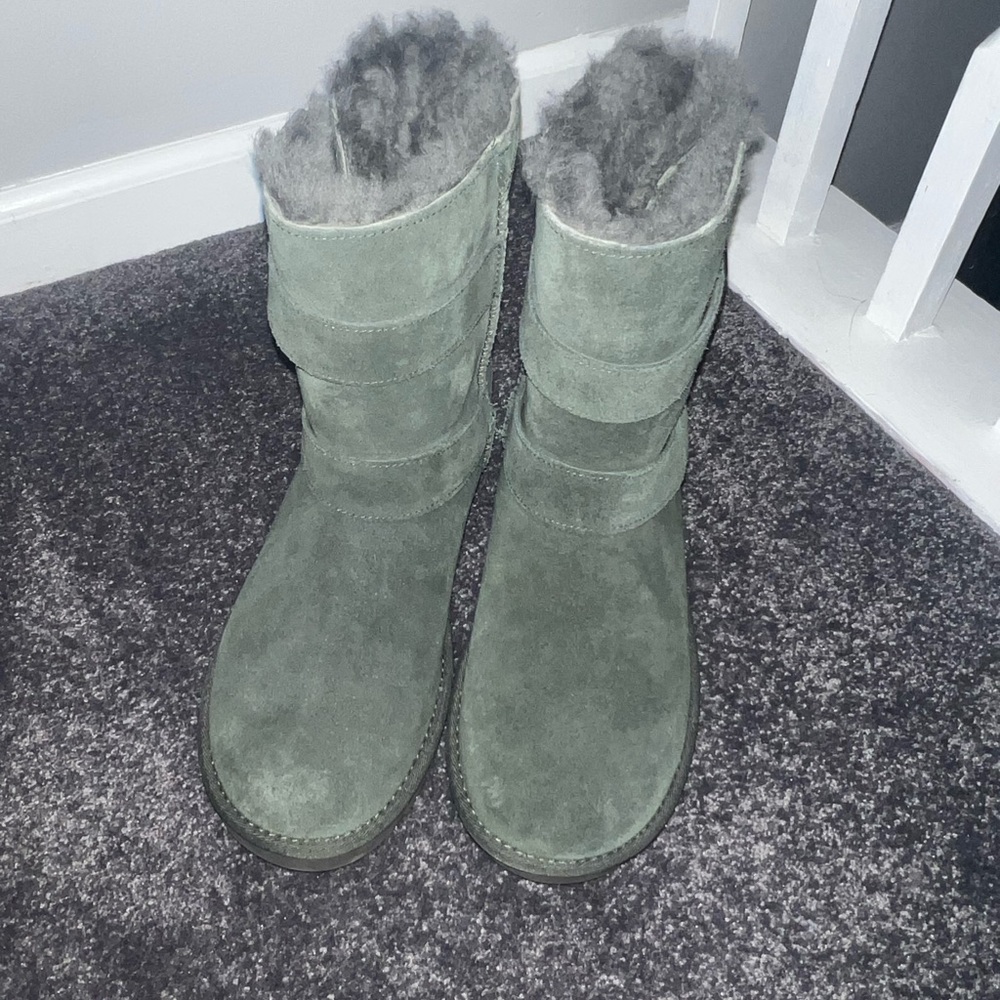 New!! Women's UGG Bailey Graphic Logo Boot (Size 9) - Picture 2 of 4